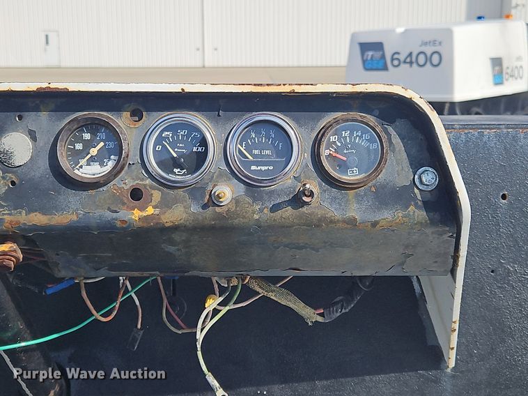 image for item OJ9725 Clark 4403 aircraft tug