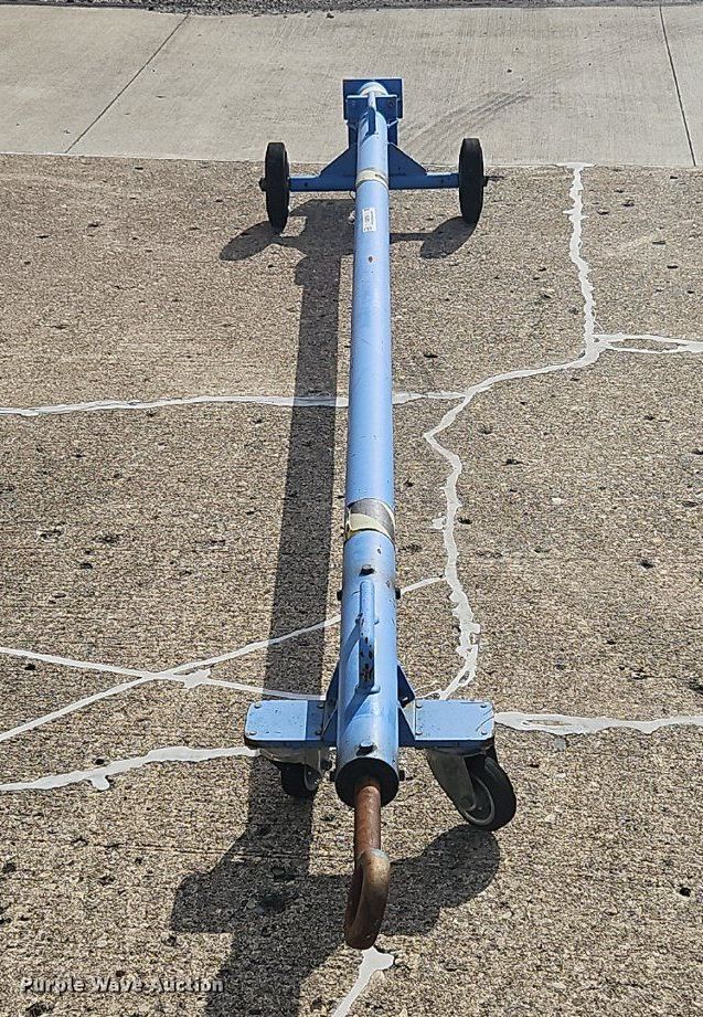 image for item OJ9734 Tronair  aircraft tow bar