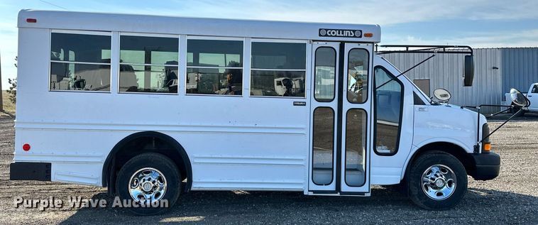 image for item OM9788 2007 Chevrolet  Express 3500 school bus