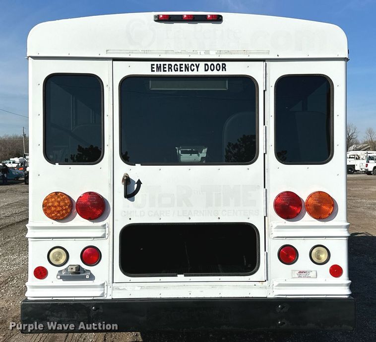 image for item OM9788 2007 Chevrolet  Express 3500 school bus