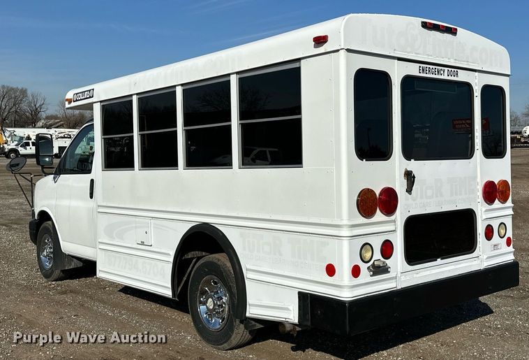 image for item OM9788 2007 Chevrolet  Express 3500 school bus