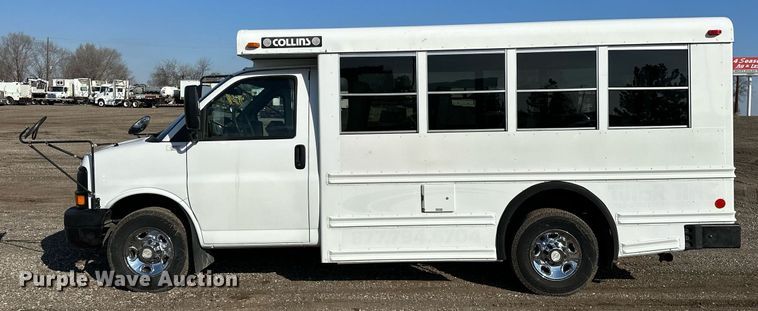 image for item OM9788 2007 Chevrolet  Express 3500 school bus
