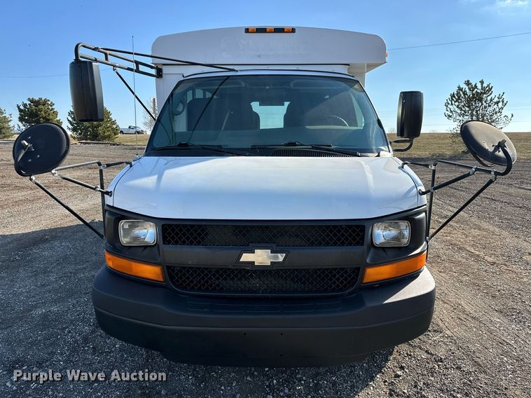 image for item OM9788 2007 Chevrolet  Express 3500 school bus