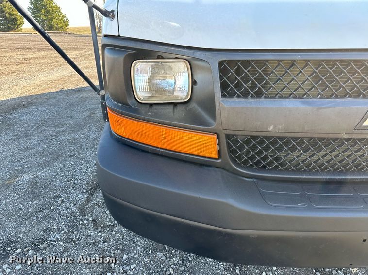 image for item OM9788 2007 Chevrolet  Express 3500 school bus