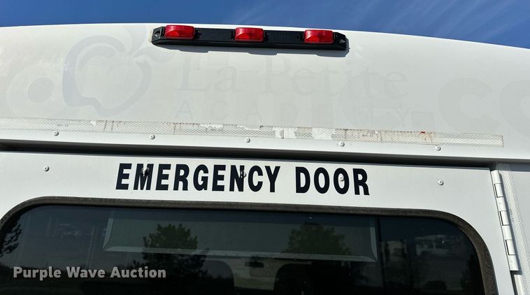 image for item OM9788 2007 Chevrolet  Express 3500 school bus