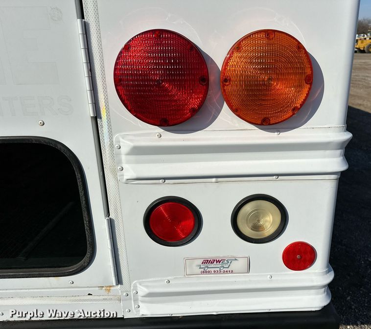 image for item OM9788 2007 Chevrolet  Express 3500 school bus