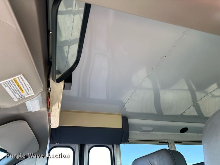 image for item OM9788 2007 Chevrolet  Express 3500 school bus