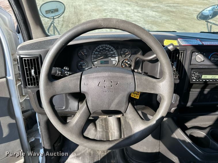 image for item OM9788 2007 Chevrolet  Express 3500 school bus