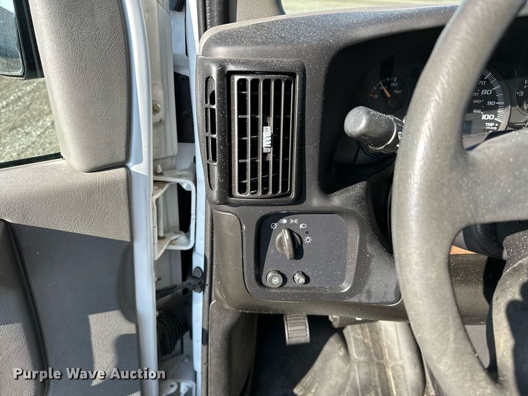 image for item OM9788 2007 Chevrolet  Express 3500 school bus