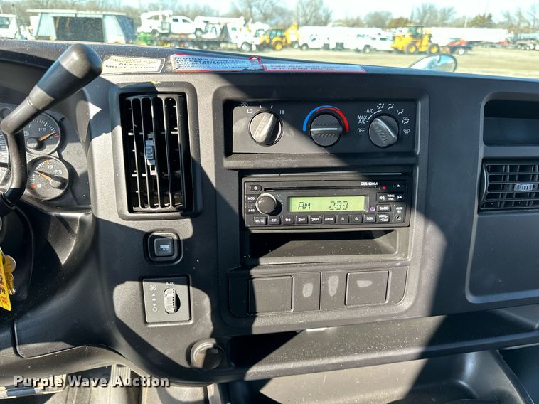 image for item OM9788 2007 Chevrolet  Express 3500 school bus