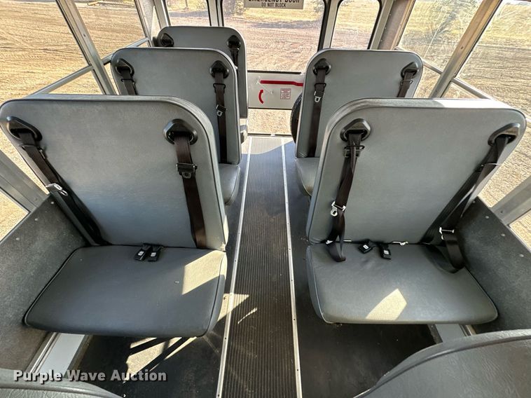 image for item OM9788 2007 Chevrolet  Express 3500 school bus