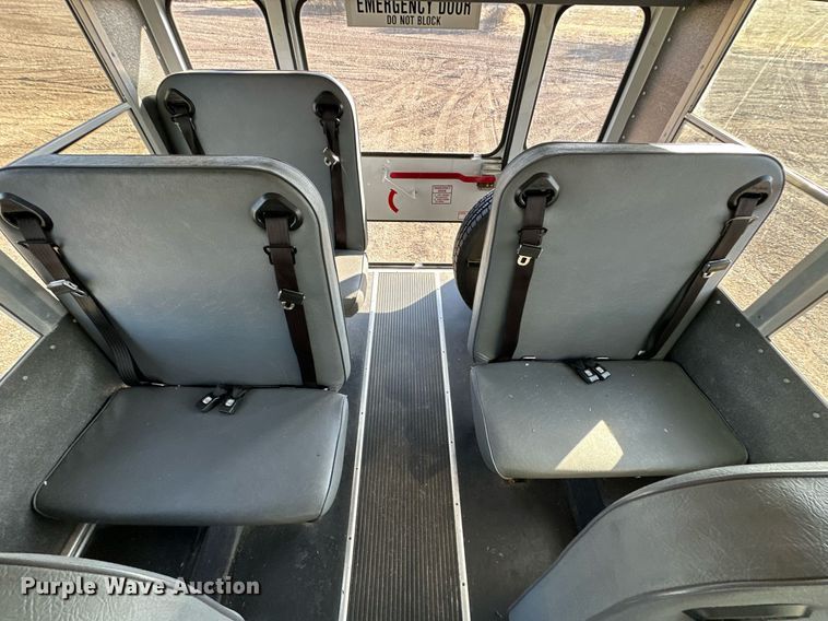 image for item OM9788 2007 Chevrolet  Express 3500 school bus