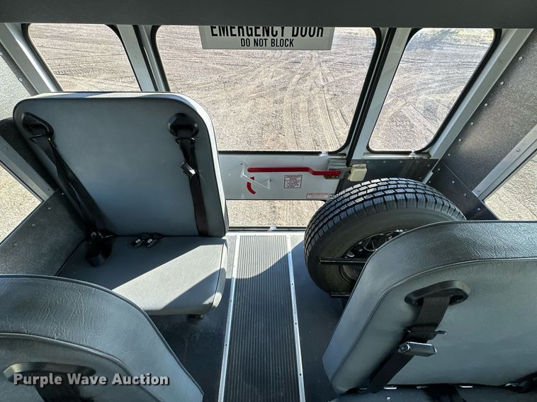 image for item OM9788 2007 Chevrolet  Express 3500 school bus