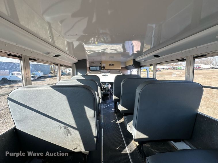 image for item OM9788 2007 Chevrolet  Express 3500 school bus