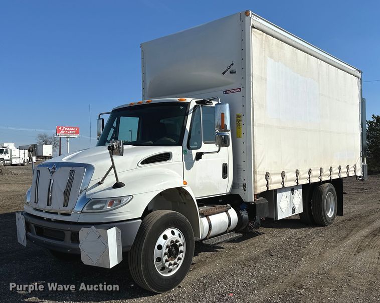 image for item OM9789 2016 International  4400 SBA side curtain box truck