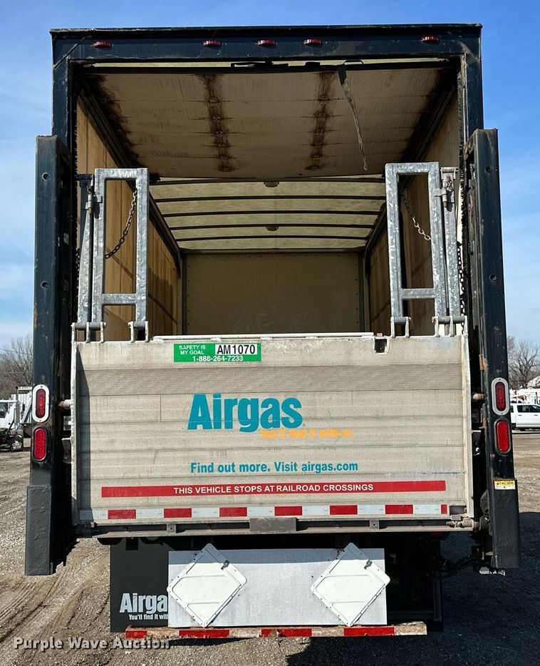 image for item OM9789 2016 International  4400 SBA side curtain box truck