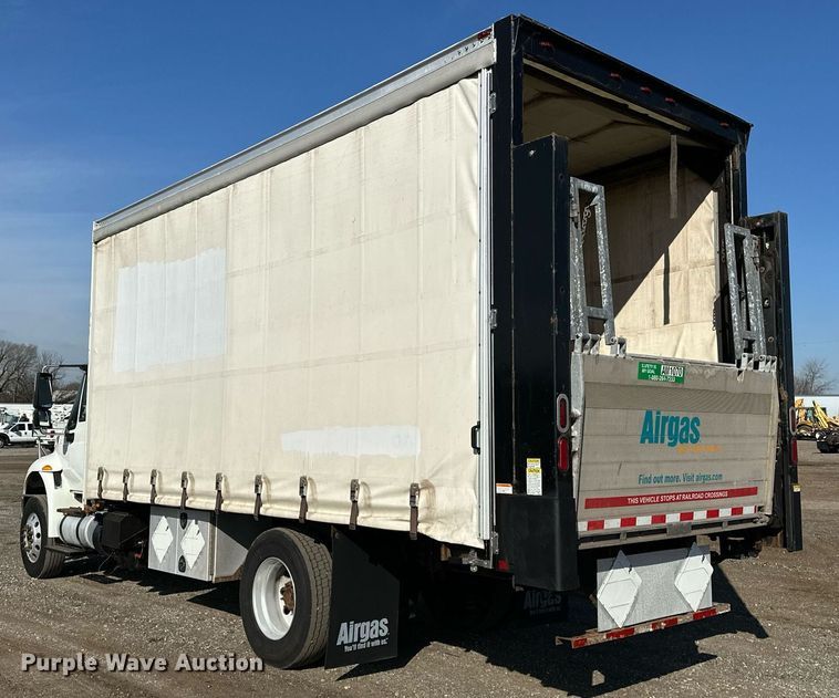 image for item OM9789 2016 International  4400 SBA side curtain box truck