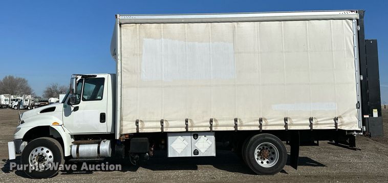 image for item OM9789 2016 International  4400 SBA side curtain box truck