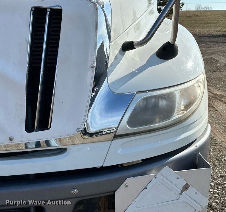 image for item OM9789 2016 International  4400 SBA side curtain box truck