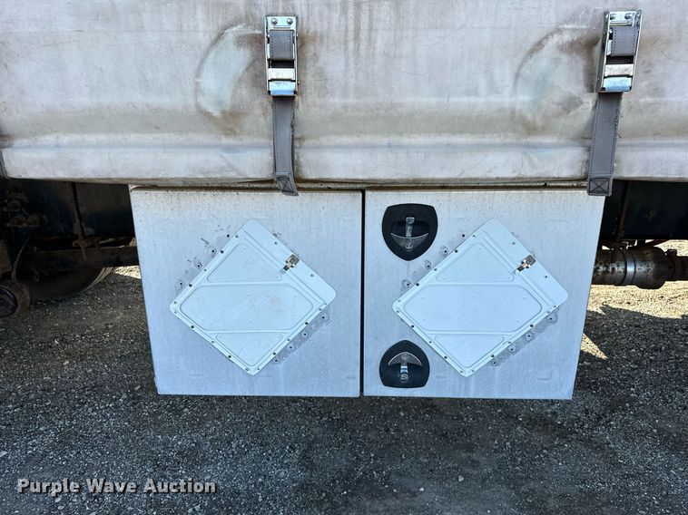 image for item OM9789 2016 International  4400 SBA side curtain box truck