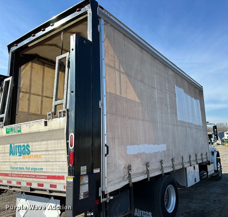 image for item OM9789 2016 International  4400 SBA side curtain box truck