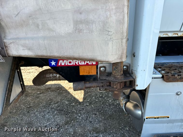 image for item OM9789 2016 International  4400 SBA side curtain box truck