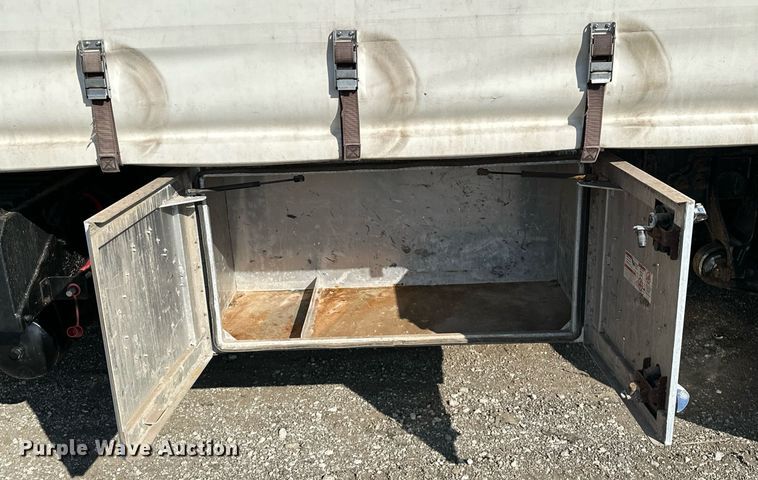image for item OM9789 2016 International  4400 SBA side curtain box truck