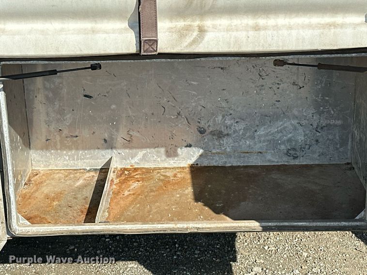 image for item OM9789 2016 International  4400 SBA side curtain box truck