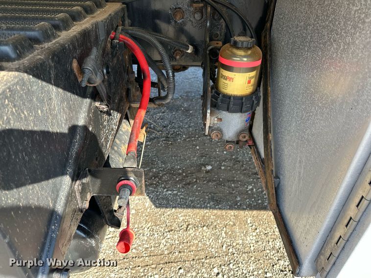 image for item OM9789 2016 International  4400 SBA side curtain box truck