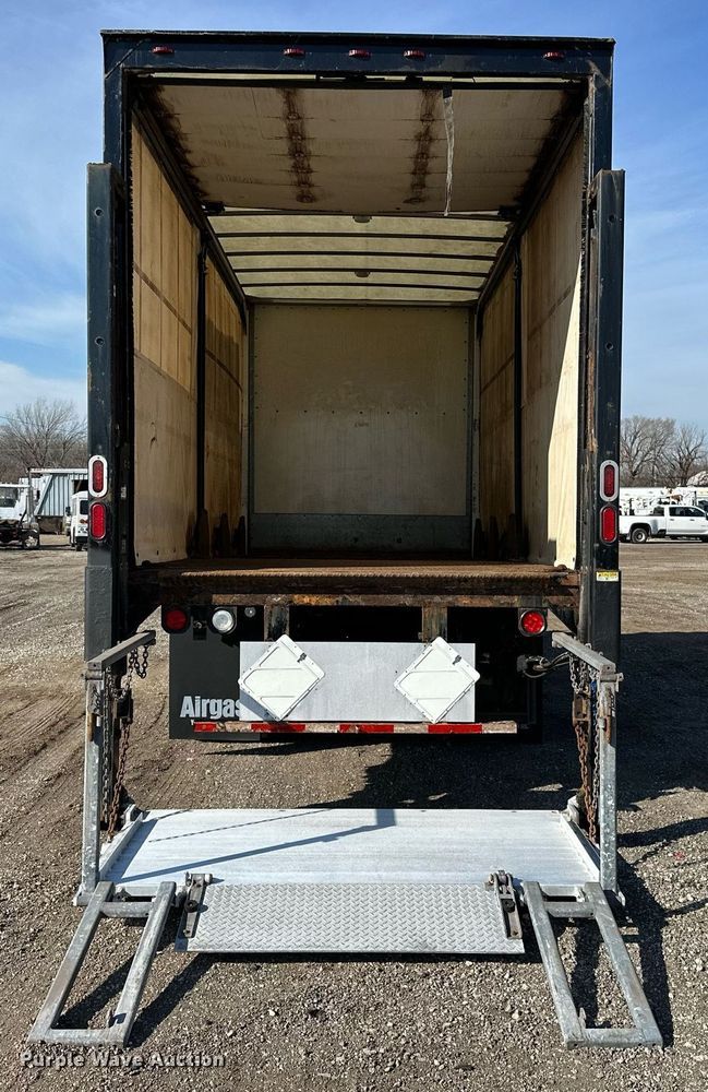 image for item OM9789 2016 International  4400 SBA side curtain box truck