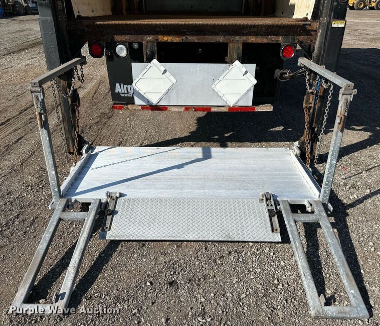 image for item OM9789 2016 International  4400 SBA side curtain box truck