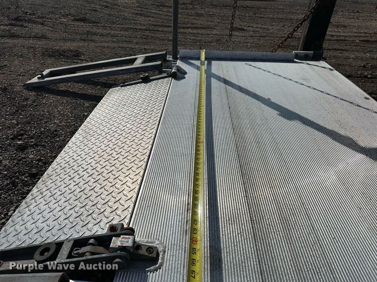 image for item OM9789 2016 International  4400 SBA side curtain box truck