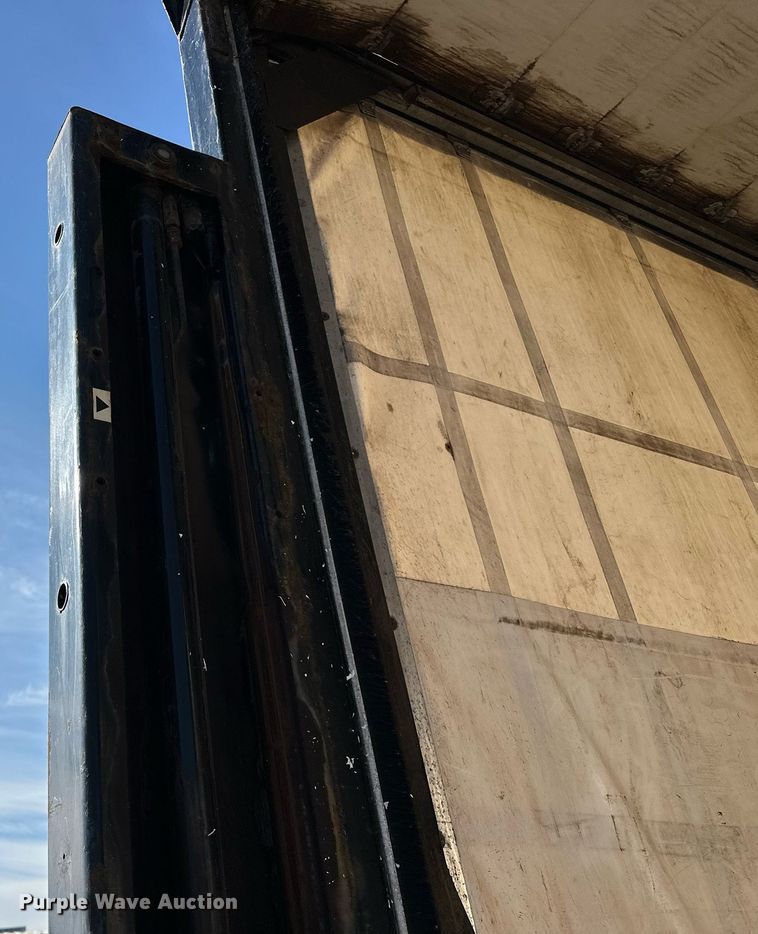 image for item OM9789 2016 International  4400 SBA side curtain box truck