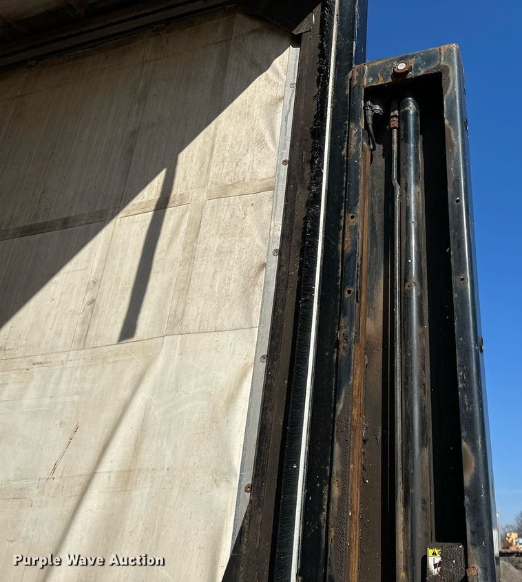 image for item OM9789 2016 International  4400 SBA side curtain box truck