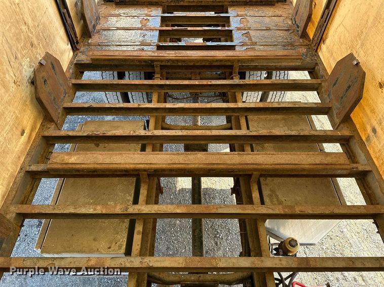 image for item OM9789 2016 International  4400 SBA side curtain box truck