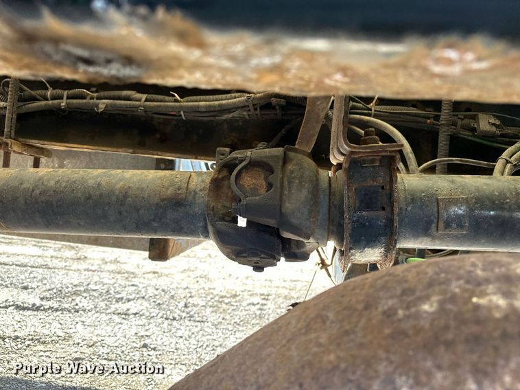 image for item OM9789 2016 International  4400 SBA side curtain box truck