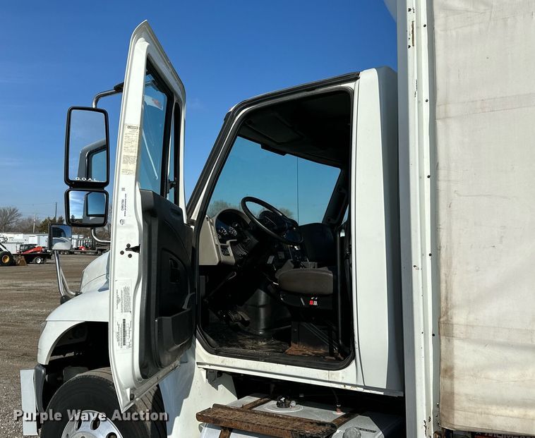image for item OM9789 2016 International  4400 SBA side curtain box truck