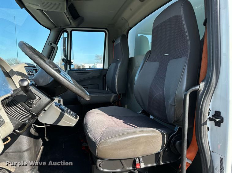 image for item OM9789 2016 International  4400 SBA side curtain box truck