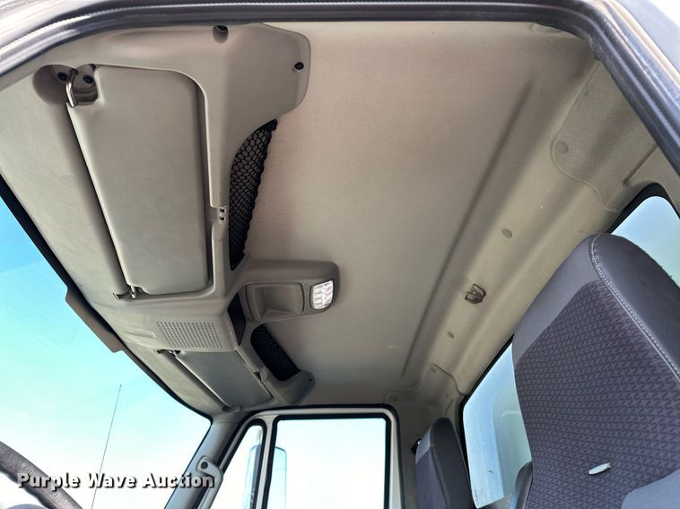 image for item OM9789 2016 International  4400 SBA side curtain box truck