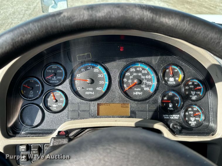 image for item OM9789 2016 International  4400 SBA side curtain box truck