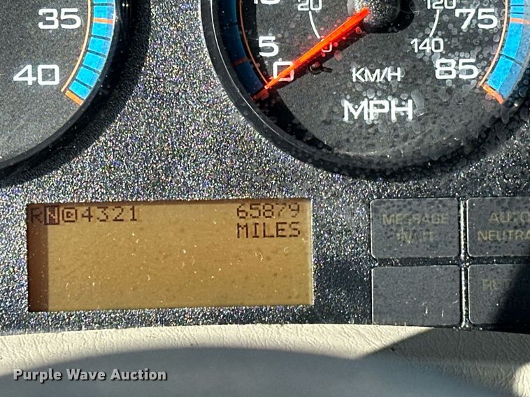 image for item OM9789 2016 International  4400 SBA side curtain box truck