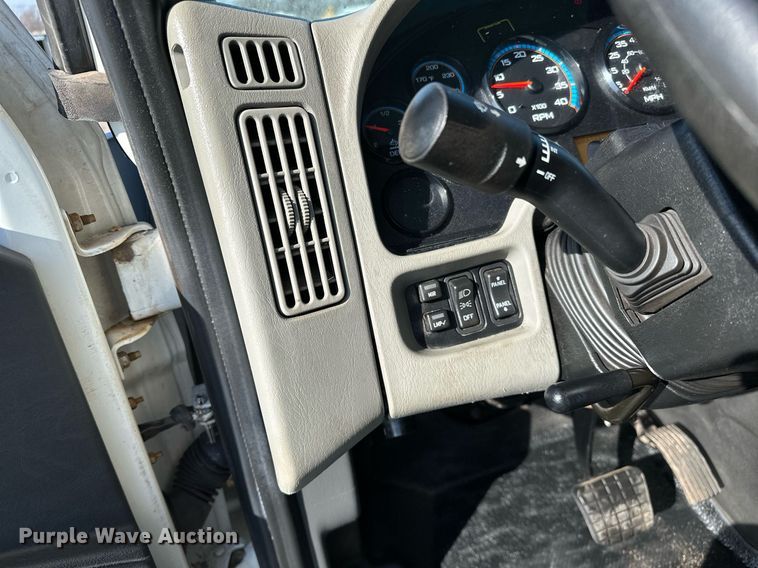 image for item OM9789 2016 International  4400 SBA side curtain box truck