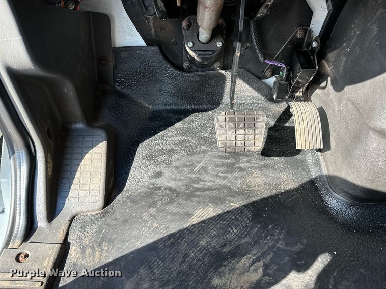 image for item OM9789 2016 International  4400 SBA side curtain box truck