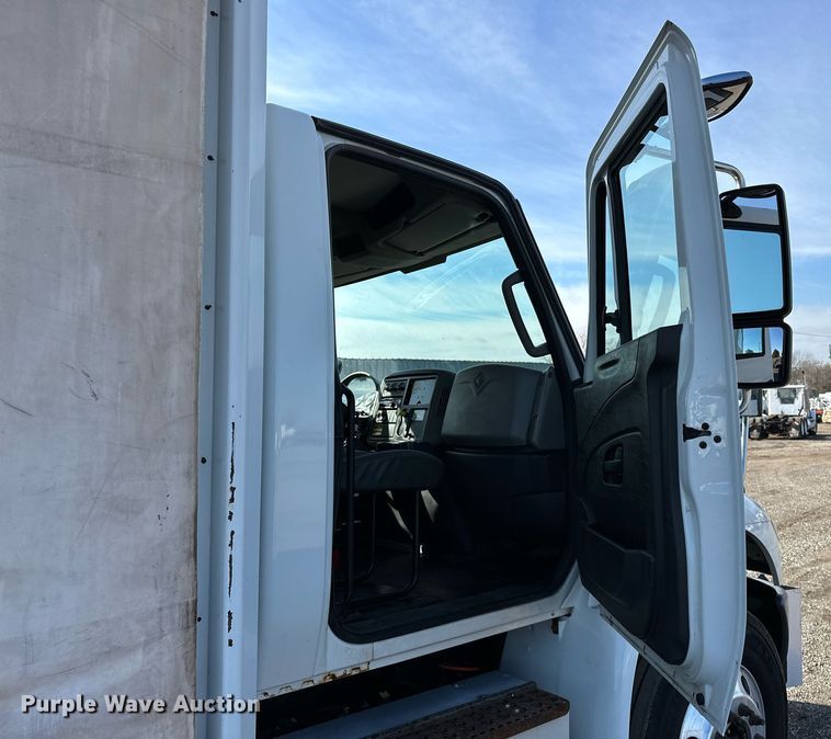 image for item OM9789 2016 International  4400 SBA side curtain box truck