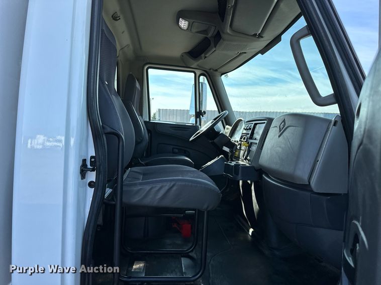 image for item OM9789 2016 International  4400 SBA side curtain box truck