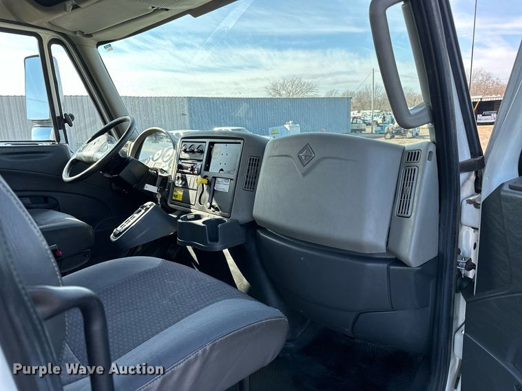 image for item OM9789 2016 International  4400 SBA side curtain box truck