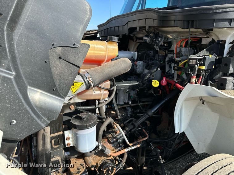 image for item OM9789 2016 International  4400 SBA side curtain box truck