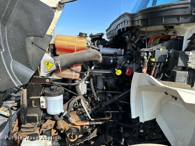 image for item OM9789 2016 International  4400 SBA side curtain box truck