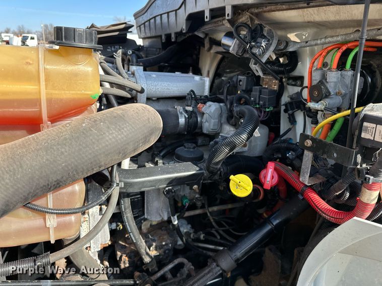 image for item OM9789 2016 International  4400 SBA side curtain box truck