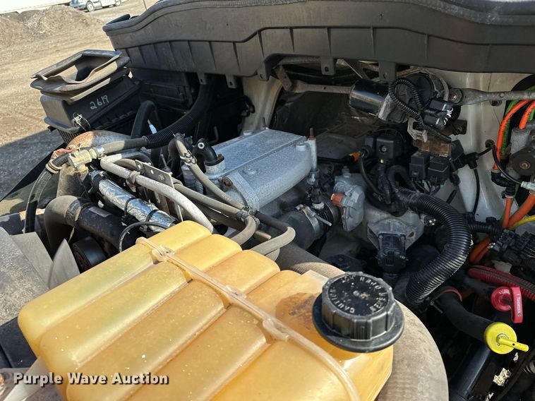 image for item OM9789 2016 International  4400 SBA side curtain box truck